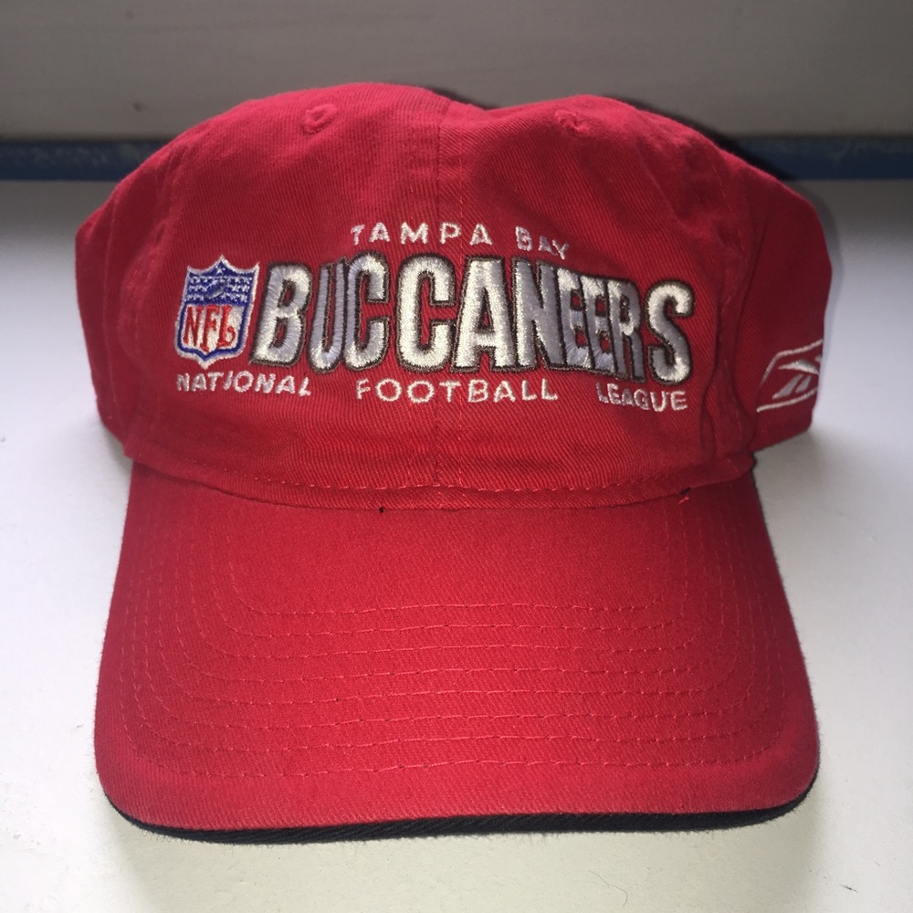 REEBOK BUCS HAT